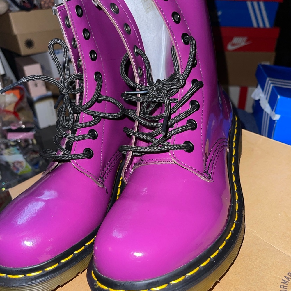 Women's Fuchsia Lace-Up Boots